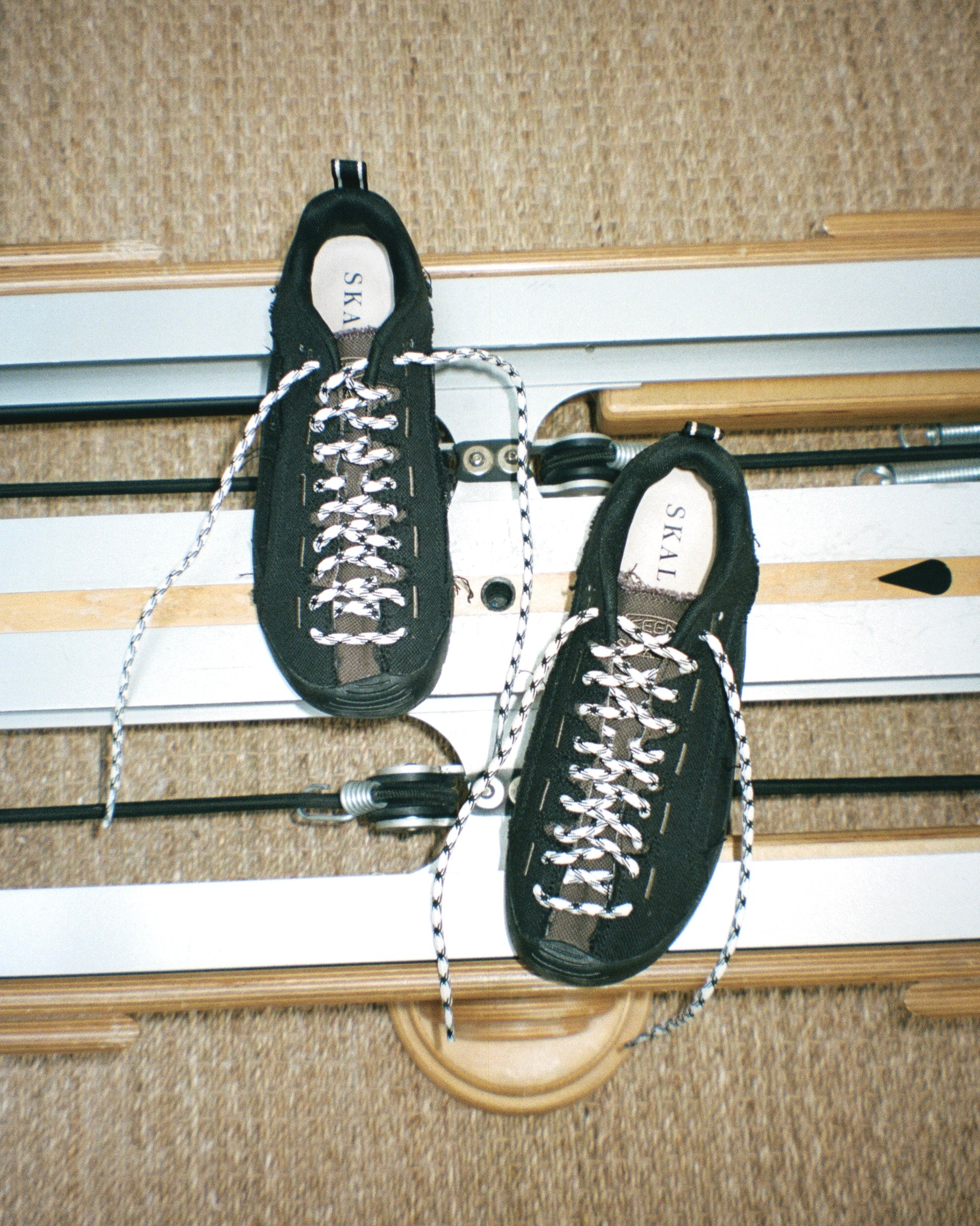 Keen Jasper x SKALL Black W - ADV Store