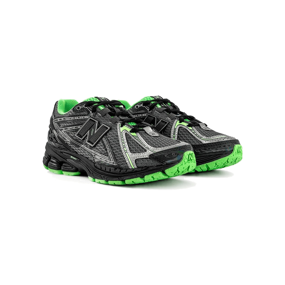 New Balance 1906R Dark Silver Metallic/Lab Green batai – vaizdas iš trijų ketvirčių