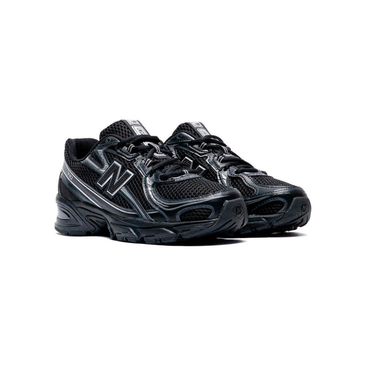 New Balance 740 Black/Grey/Silver Metallic batai – vaizdas iš trijų ketvirčių
