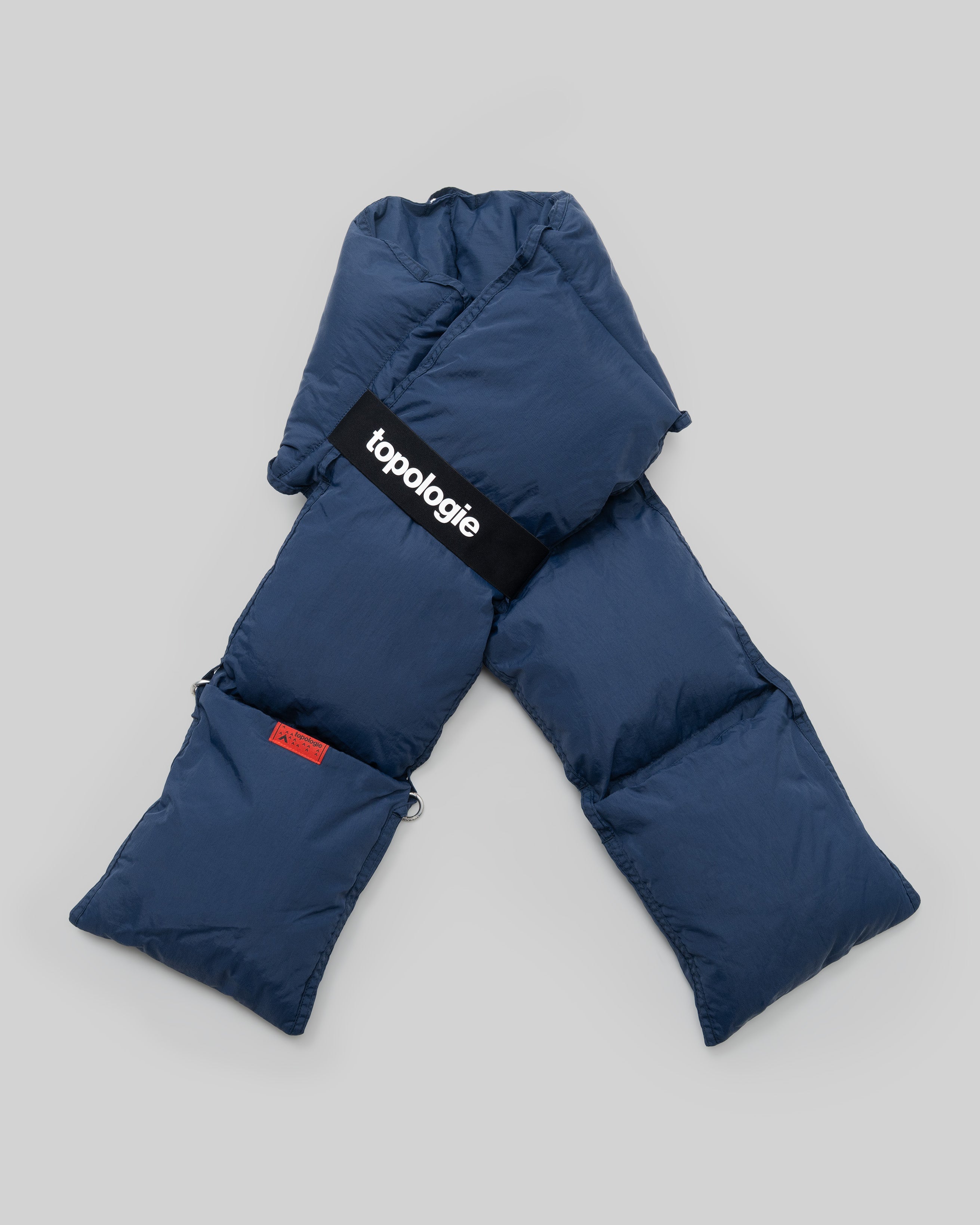 topologie マフラー Puffer Scarf Marine Blue Topologie Puffer Scarf – Versatile Winter Scarf with Pockets