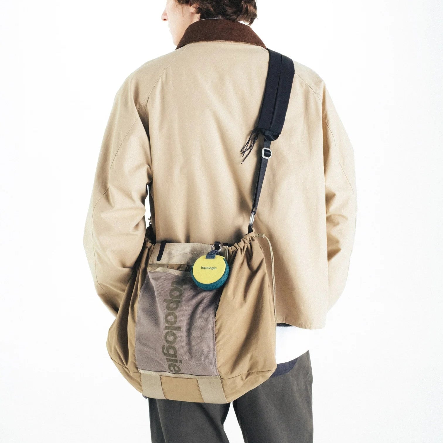 Topologie Strap Crepe Pocket Sling Black - ADV Store