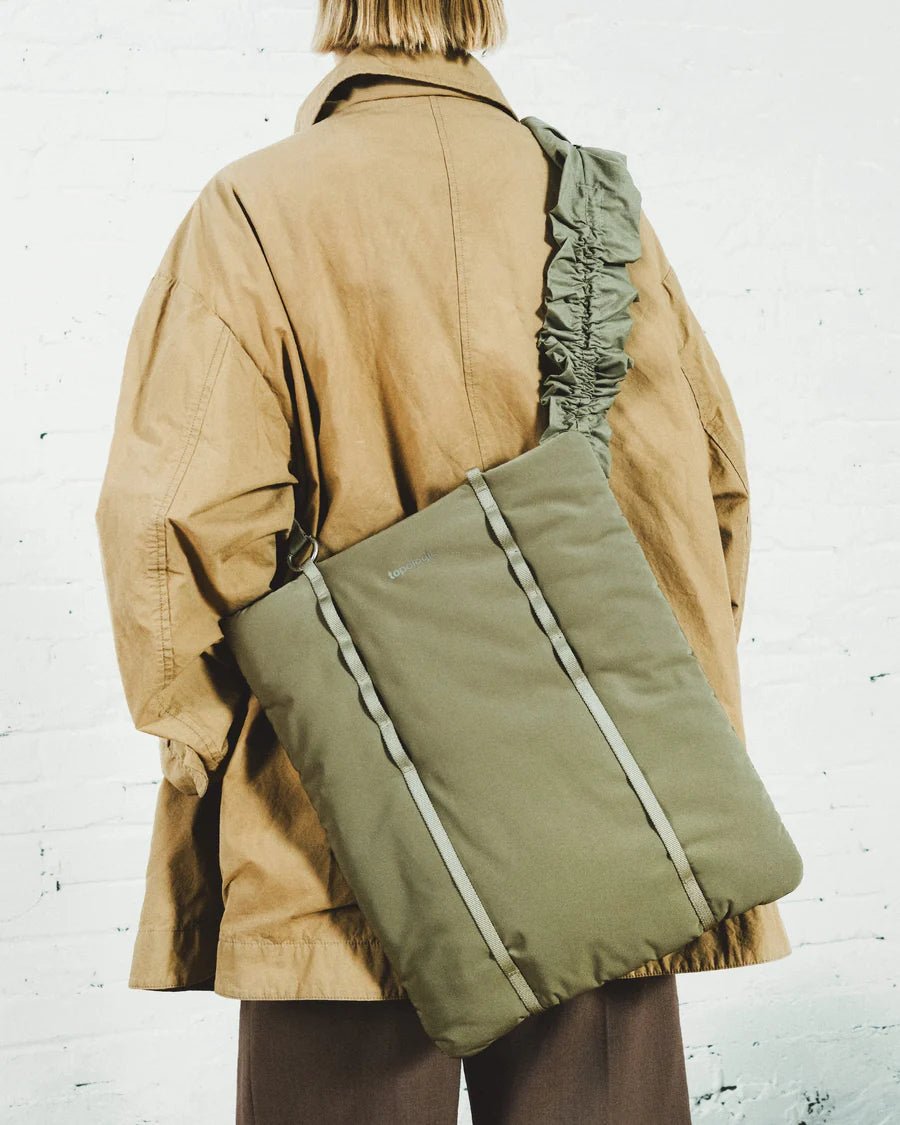 Topologie Wares Bags 16” Cloud Shopper Black Tech Sateen - @dv