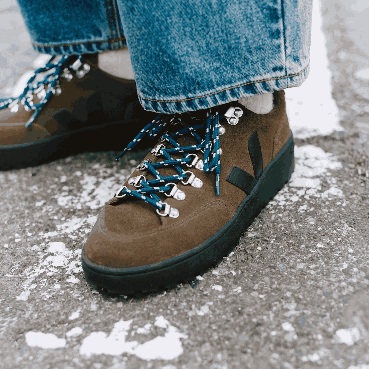 Atlas Suede Eagle sneakers